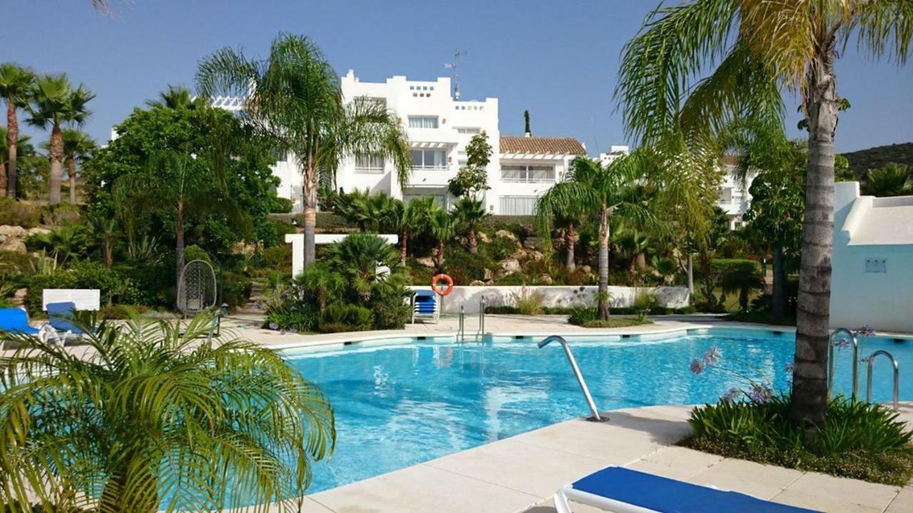 Alcazaba Lagoon Estepona Golf Apartment Exterior photo